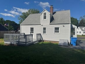 17 Westview St in Hamden, CT - Building Photo - Building Photo