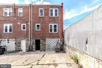 4011 Bleigh Ave in Philadelphia, PA - Foto de edificio - Building Photo