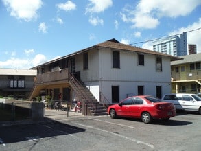 728 Mahiai Pl in Honolulu, HI - Building Photo - Building Photo