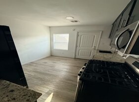 1141 S 73rd E Ave in Tulsa, OK - Building Photo