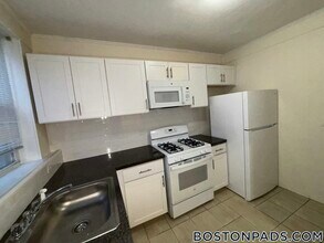 518 Cambridge St, Unit 7 in Boston, MA - Foto de edificio - Building Photo