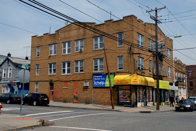 Tulip Apartments in Passaic, NJ - Building Photo - Building Photo