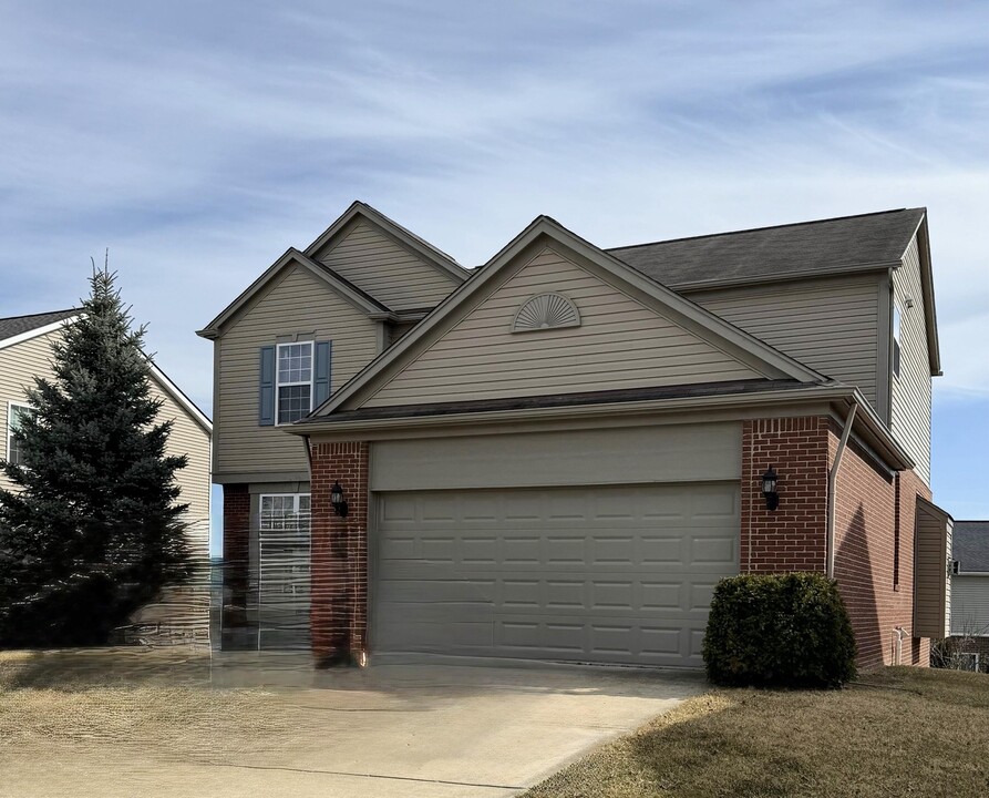 7970 Hallie Dr in Superior Township, MI - Building Photo
