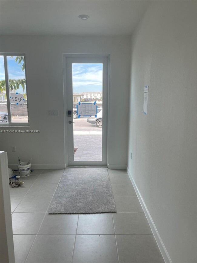 1351 SE 7th Ter in Homestead, FL - Foto de edificio - Building Photo