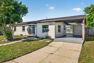 2159 Gerard Ct in Port Charlotte, FL - Building Photo - Building Photo