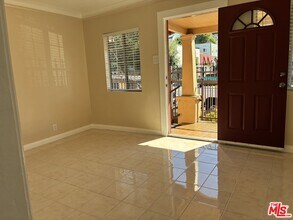 317 N Coronado St in Los Angeles, CA - Building Photo - Building Photo