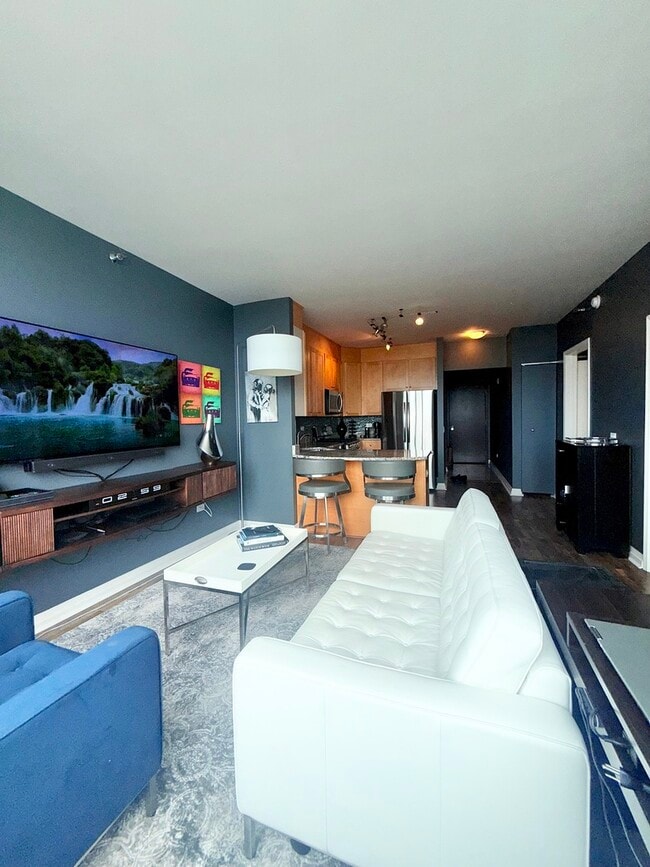 33 W Ontario St in Chicago, IL - Building Photo - Building Photo