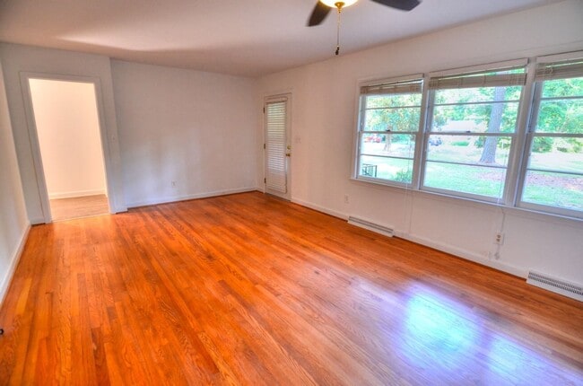 214 Simpson St in Carrboro, NC - Building Photo - Building Photo
