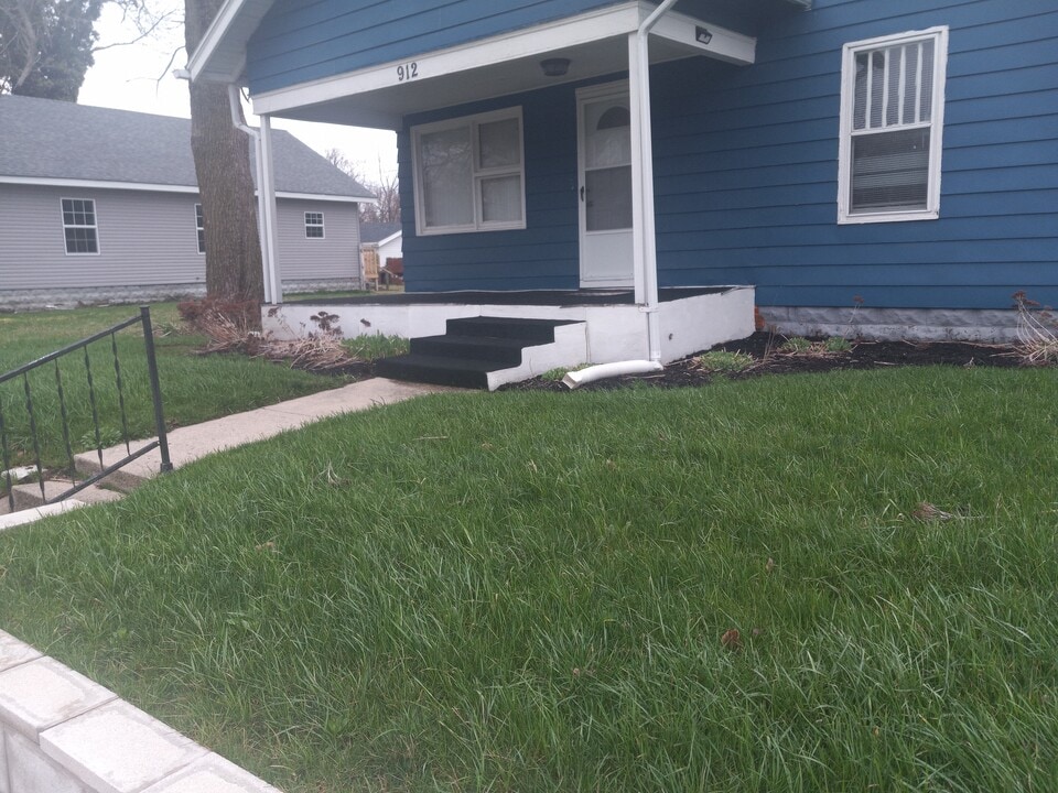912 S Blaine St in Muncie, IN - Building Photo