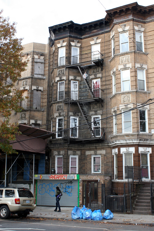 593 Prospect Ave in Bronx, NY - Foto de edificio - Building Photo