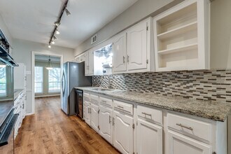 3719 Weeburn Dr in Dallas, TX - Building Photo - Building Photo