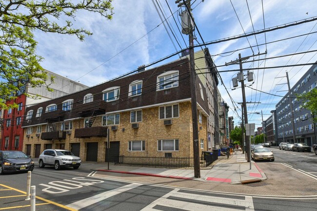 property at 533 Madison St