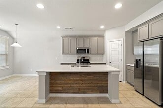1401 Macaw Ct in Little Elm, TX - Foto de edificio - Building Photo