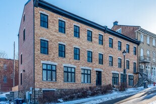 19 Du Passage in Lévis, QC - Building Photo