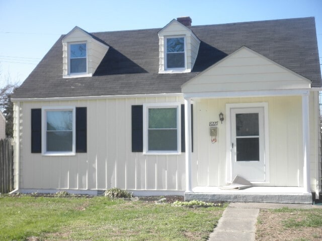 8227 Dundalk Ave in Dundalk, MD - Building Photo