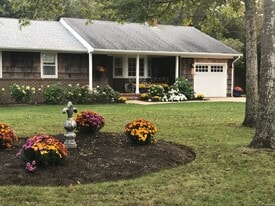 23 Hampton Harbor Rd in Hampton Bays, NY - Building Photo