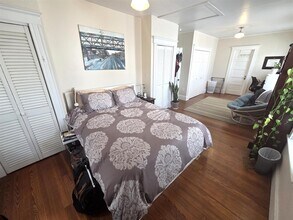 72 Lexington Ave, Unit 3 in Somerville, MA - Foto de edificio - Building Photo