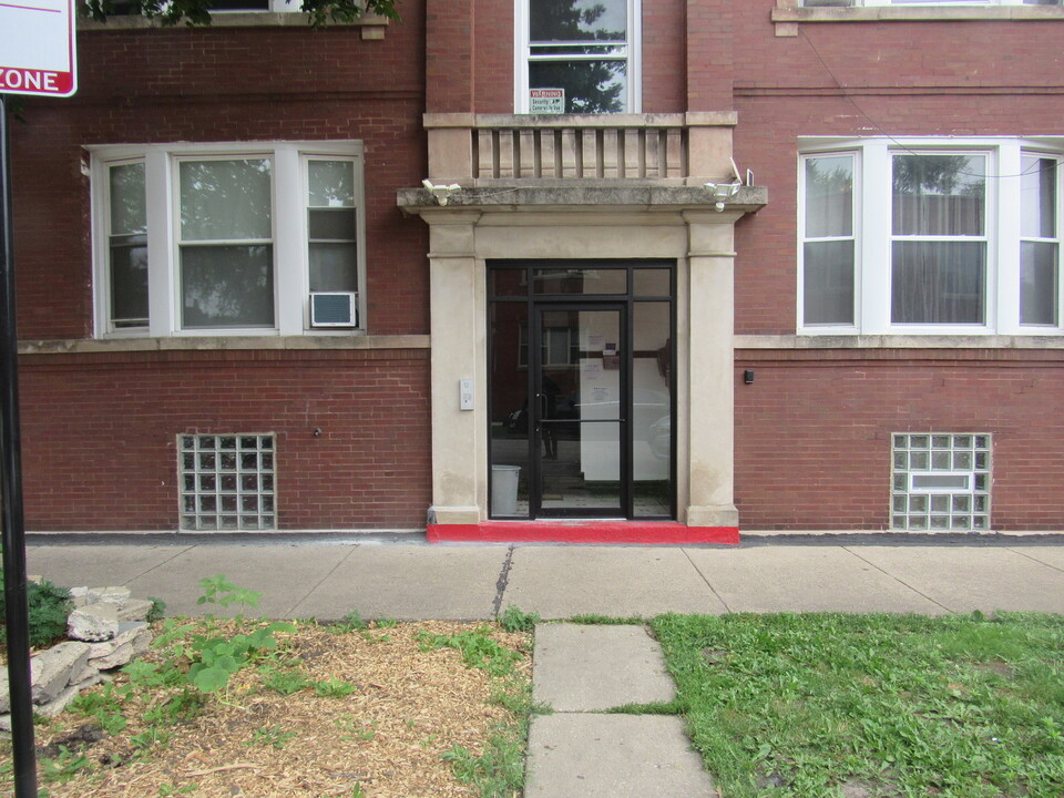 3641 W Thomas St in Chicago, IL - Building Photo