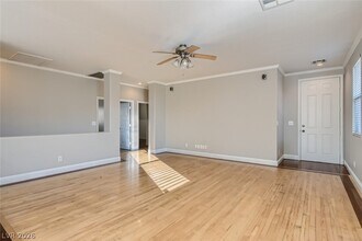 4937 Naff Ridge Dr in Las Vegas, NV - Building Photo - Building Photo