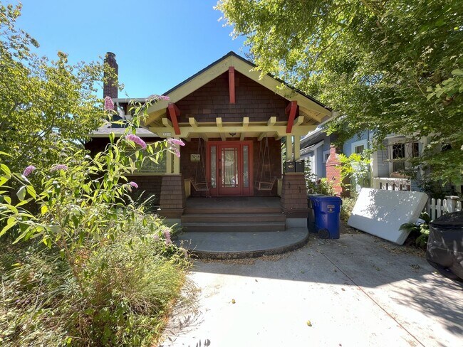 property at 3218 SE Tibbetts St