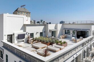 1818 N Cherokee Ave-Unit -504 in Los Angeles, CA - Building Photo - Building Photo