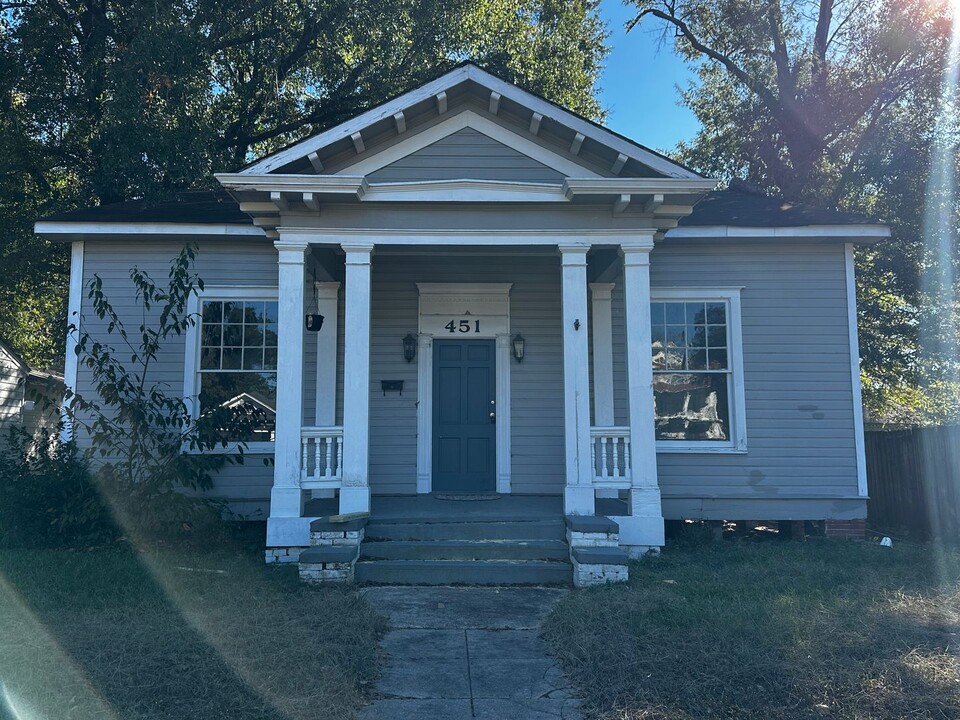 451 Dalzell St in Shreveport, LA - Building Photo