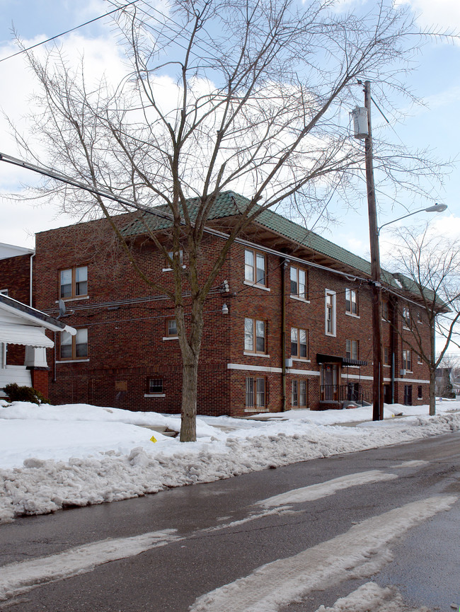 918 Copley Rd in Akron, OH - Foto de edificio - Building Photo