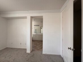 5910 Tandil Way in Bakersfield, CA - Building Photo - Building Photo