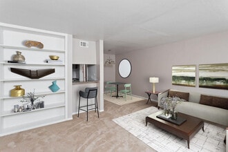 Sharpstown Manor in Houston, TX - Foto de edificio - Building Photo
