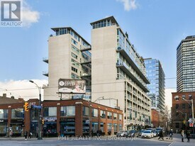 388 Richmond St W in Toronto, ON - Building Photo
