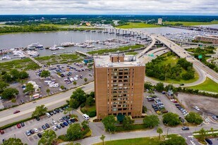 14 Lockwood Dr in Charleston, SC - Building Photo