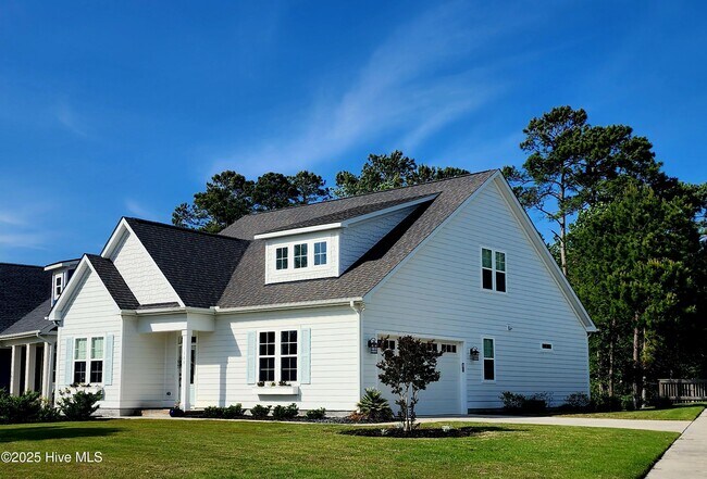 380 Lake Firefly Loop in Holly Ridge, NC - Building Photo - Building Photo