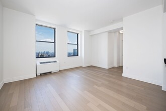 132 Cedar St in Manhattan, NY - Building Photo - Building Photo