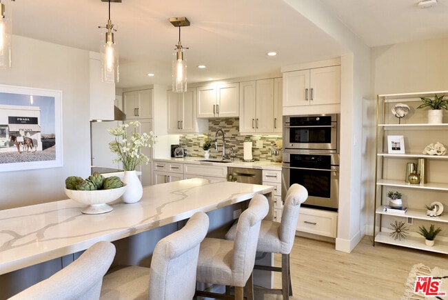 23908 De Ville Way in Malibu, CA - Building Photo - Building Photo