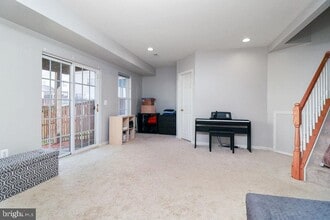 42754 Montevista Square in Leesburg, VA - Building Photo - Building Photo