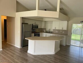 3131 SW 19th Ave in Cape Coral, FL - Foto de edificio - Building Photo