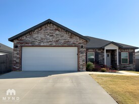 1110 Riverside Dr in Centerton, AR - Building Photo
