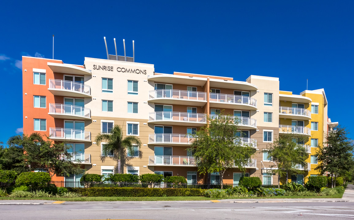 Sunrise Commons in Homestead, FL - Building Photo