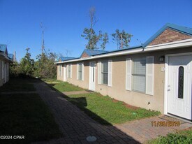 1104 W 19th Ct in Lynn Haven, FL - Building Photo