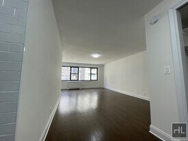 EAST 56 STREET in New York, NY - Building Photo
