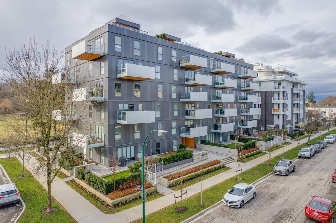 Shift Condos in Vancouver, BC - Building Photo