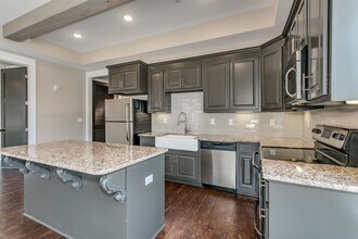 1418 University Blvd-Unit -B in Tuscaloosa, AL - Building Photo - Building Photo