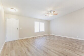 3944 Grapefruit Cir in Las Vegas, NV - Foto de edificio - Building Photo