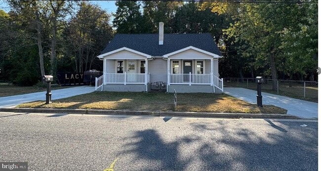 property at 82 6th Ave