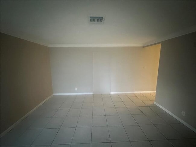 299 SE 12th Ave in Deerfield Beach, FL - Building Photo - Building Photo
