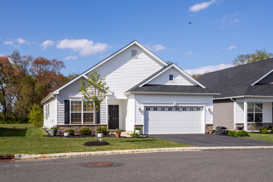 Venue at Smithville Greene in Eastampton Township, NJ - Building Photo