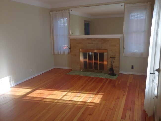 7415 1st Ave S in Richfield, MN - Foto de edificio - Building Photo