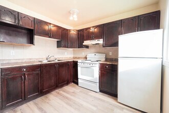 Heritage Place in Edmonton, AB - Building Photo - Building Photo