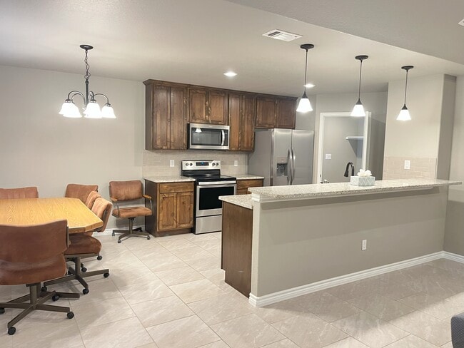 905 Roadrunner Spur in Canyon Lake, TX - Building Photo - Building Photo