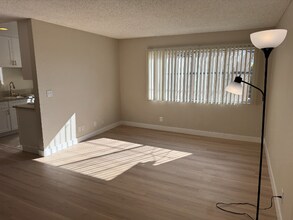 626 E Verdugo Ave in Burbank, CA - Foto de edificio - Building Photo